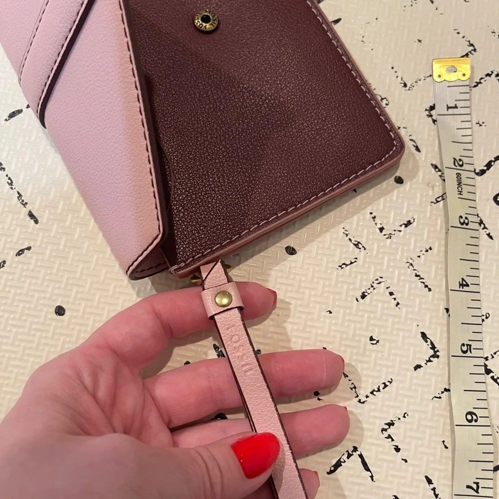 Fossil Sophia wallet/ wristlet in‎ purple